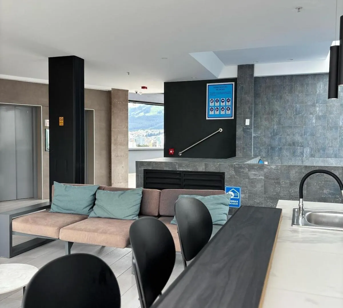 Torre Pontina Building In Carolina Apartamento Quito Equador