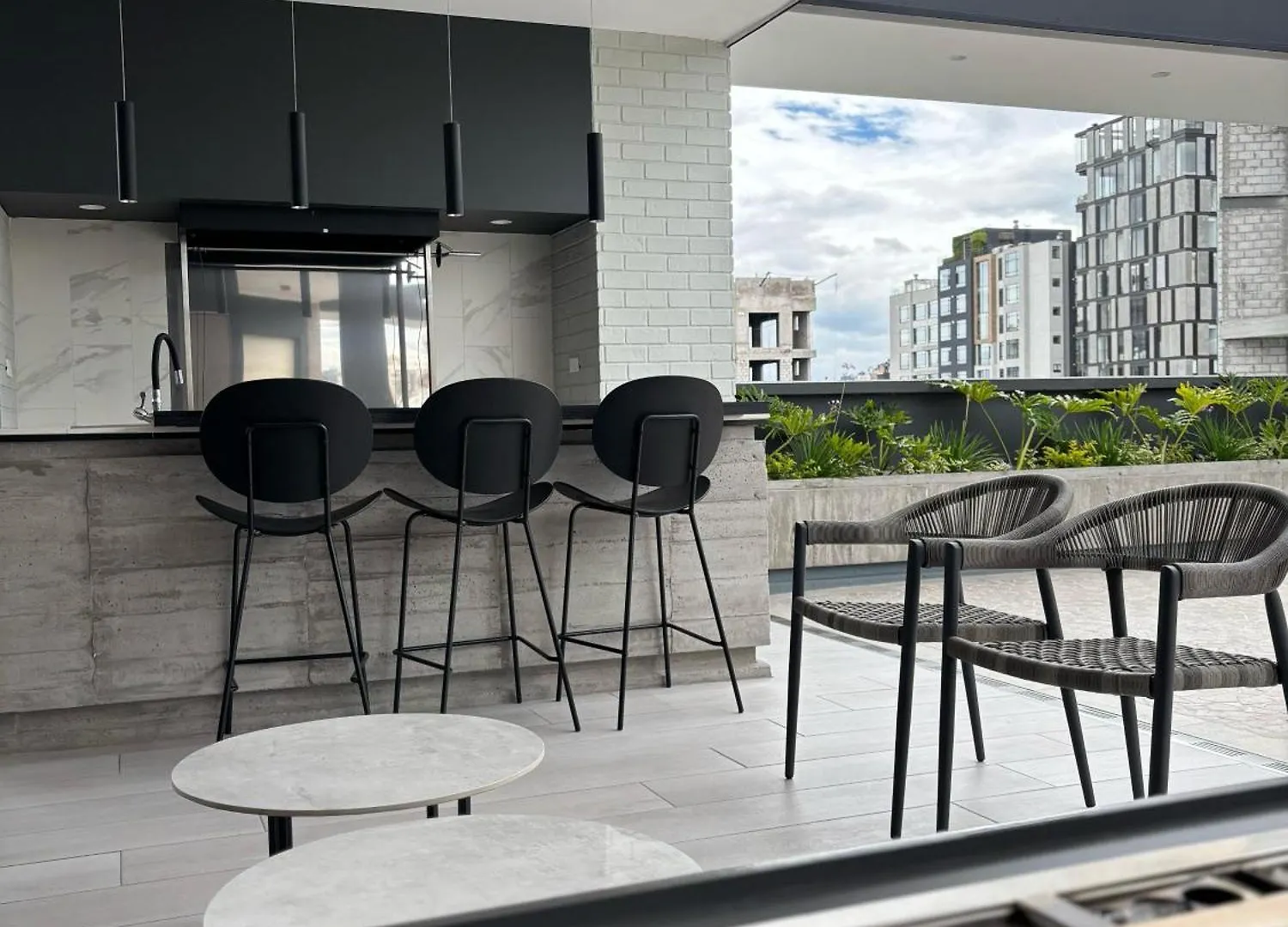 Апартаменты Torre Pontina Building In Carolina Кито