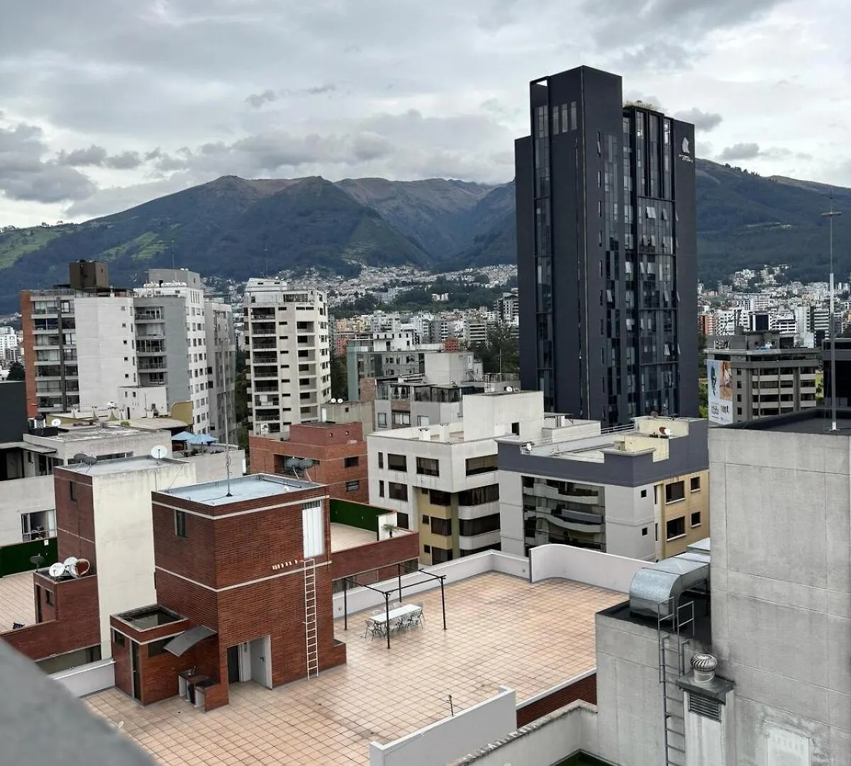 Апартаменты Torre Pontina Building In Carolina Кито